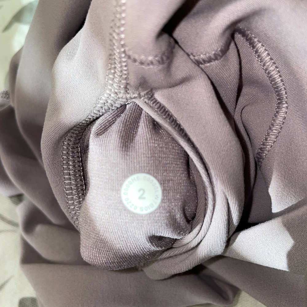Lululemon - Picture 4 of 4